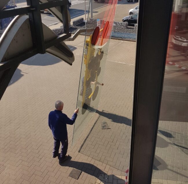 Glaswerken Maastricht - plaatsing glazen puien autogarage