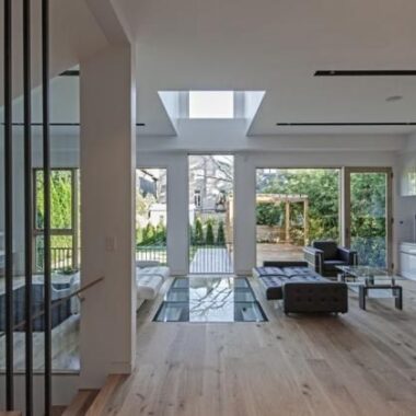 Glaswerken Maastricht - plaatsing glazen doorkijk woonkamer/kelder